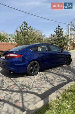 Седан Ford Fusion 2015 в 