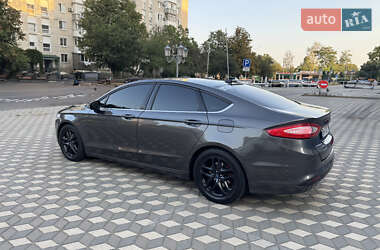 Седан Ford Fusion 2015 в 