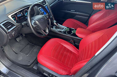Седан Ford Fusion 2015 в 