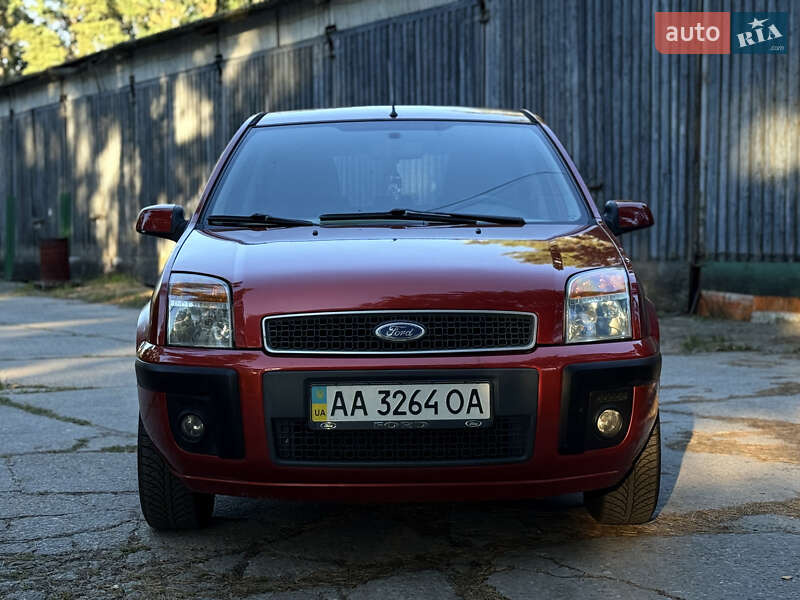 Хэтчбек Ford Fusion 2006 в Киеве