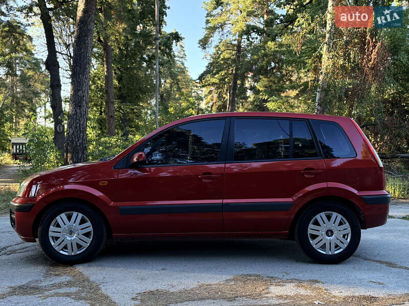 Хэтчбек Ford Fusion 2006 в Киеве