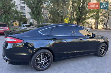 Седан Ford Fusion 2013 в 