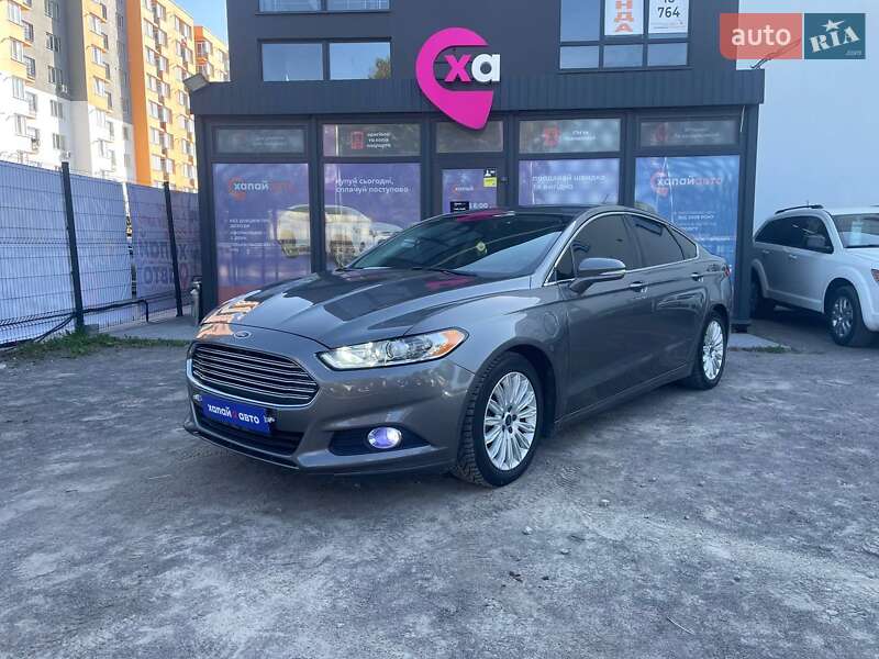 Седан Ford Fusion 2013 в 