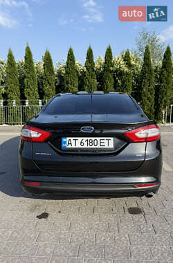 Седан Ford Fusion 2012 в 