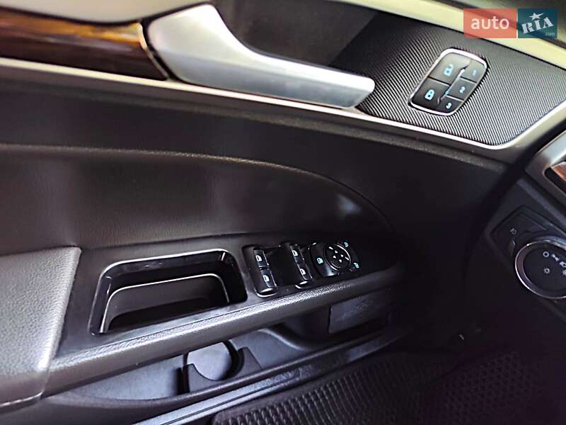 Седан Ford Fusion 2013 в Стрые