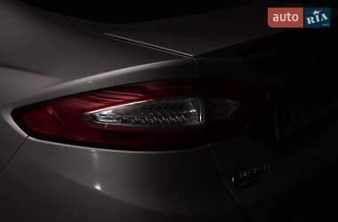 Седан Ford Fusion 2012 в 
