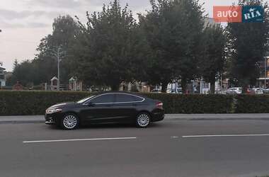 Седан Ford Fusion 2013 в 