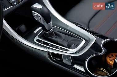 Седан Ford Fusion 2015 в 