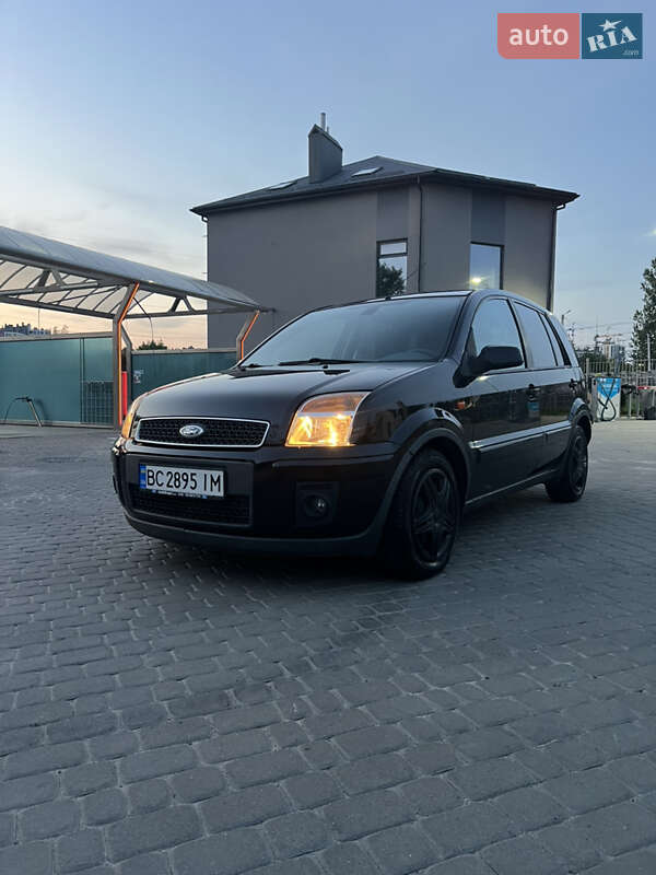 Хетчбек Ford Fusion 2008 в 
