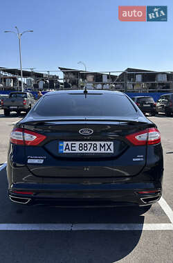 Седан Ford Fusion 2015 в 