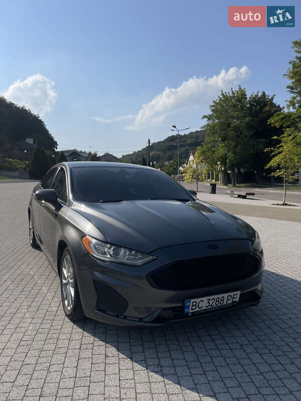 Седан Ford Fusion 2018 в 