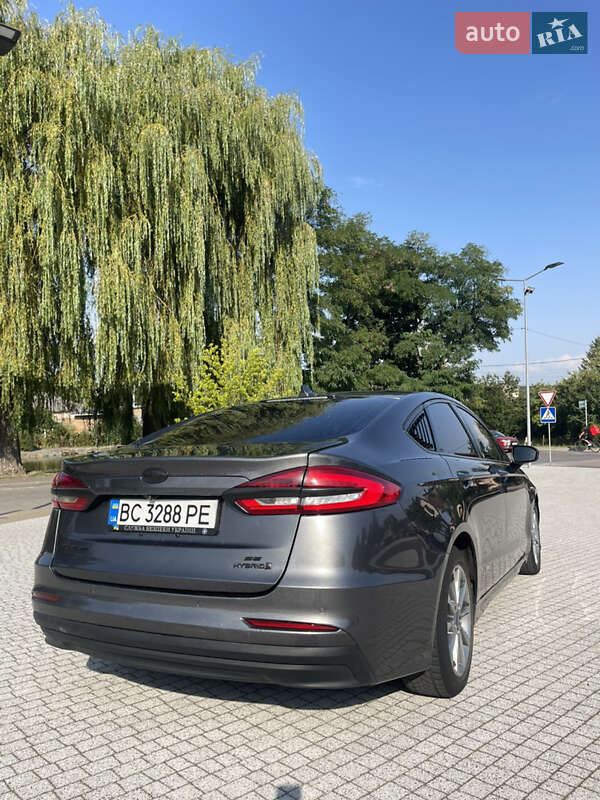Седан Ford Fusion 2018 в Львові