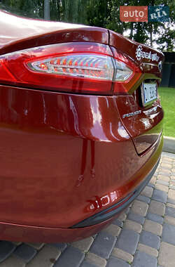 Седан Ford Fusion 2014 в 
