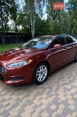 Седан Ford Fusion 2014 в 