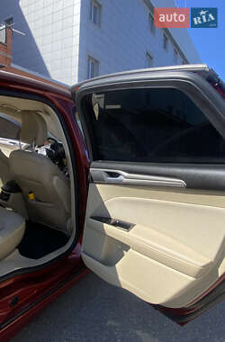 Седан Ford Fusion 2014 в 