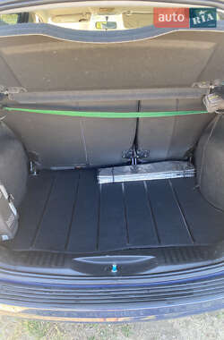 Хэтчбек Ford Fusion 2011 в 