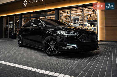 Седан Ford Fusion 2015 в 