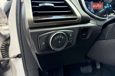Седан Ford Fusion 2016 в 