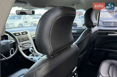 Седан Ford Fusion 2016 в 