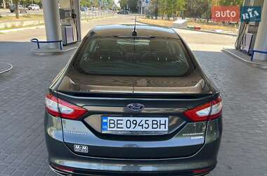 Седан Ford Fusion 2015 в 