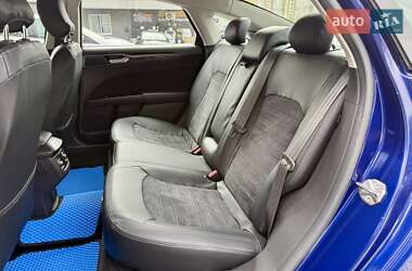 Седан Ford Fusion 2015 в 