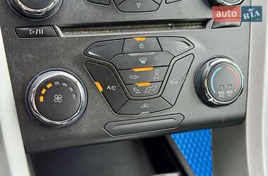 Седан Ford Fusion 2015 в 