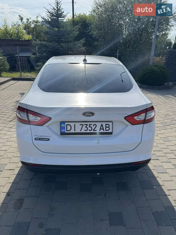 Седан Ford Fusion 2015 в Рудки