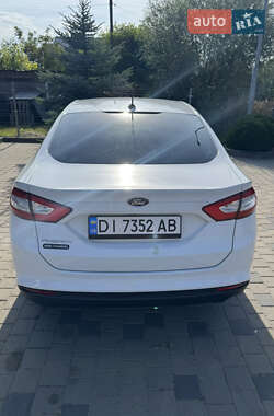 Седан Ford Fusion 2015 в 