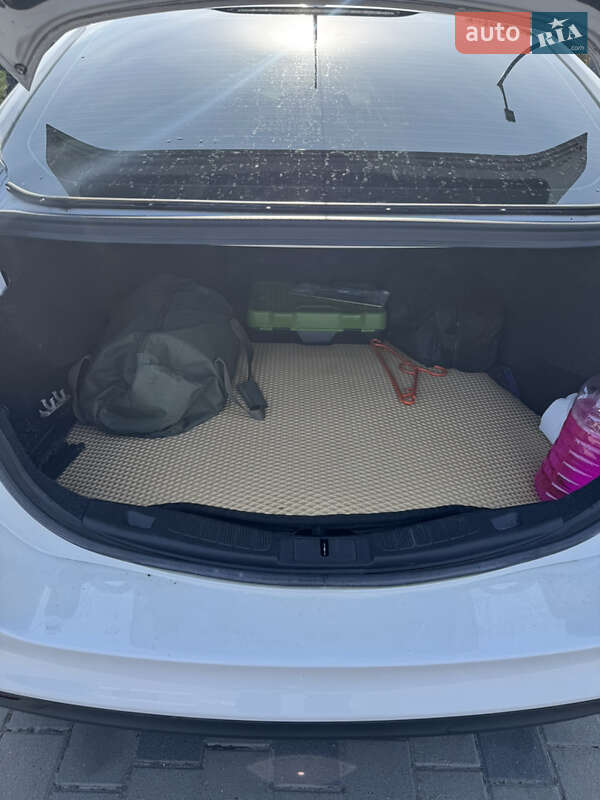 Седан Ford Fusion 2015 в Рудки