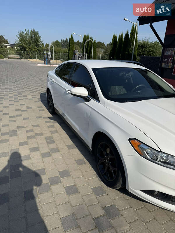 Седан Ford Fusion 2015 в Рудки