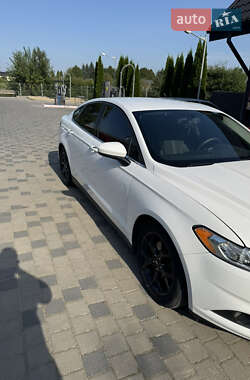 Седан Ford Fusion 2015 в 