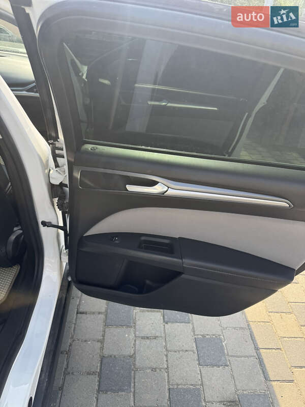 Седан Ford Fusion 2015 в Рудки