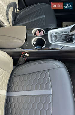 Седан Ford Fusion 2015 в 
