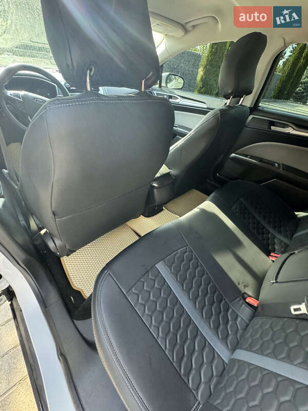 Седан Ford Fusion 2015 в Рудки