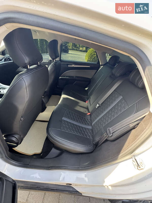 Седан Ford Fusion 2015 в Рудки