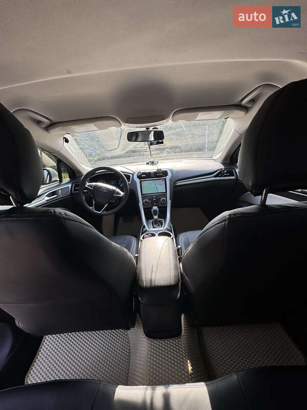 Седан Ford Fusion 2015 в Рудки