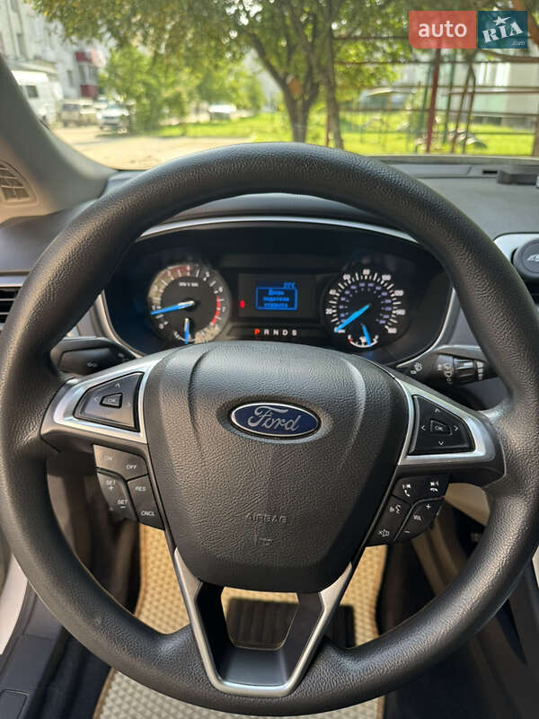 Седан Ford Fusion 2015 в Рудки