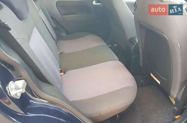 Хэтчбек Ford Fusion 2006 в 