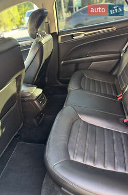 Седан Ford Fusion 2014 в 