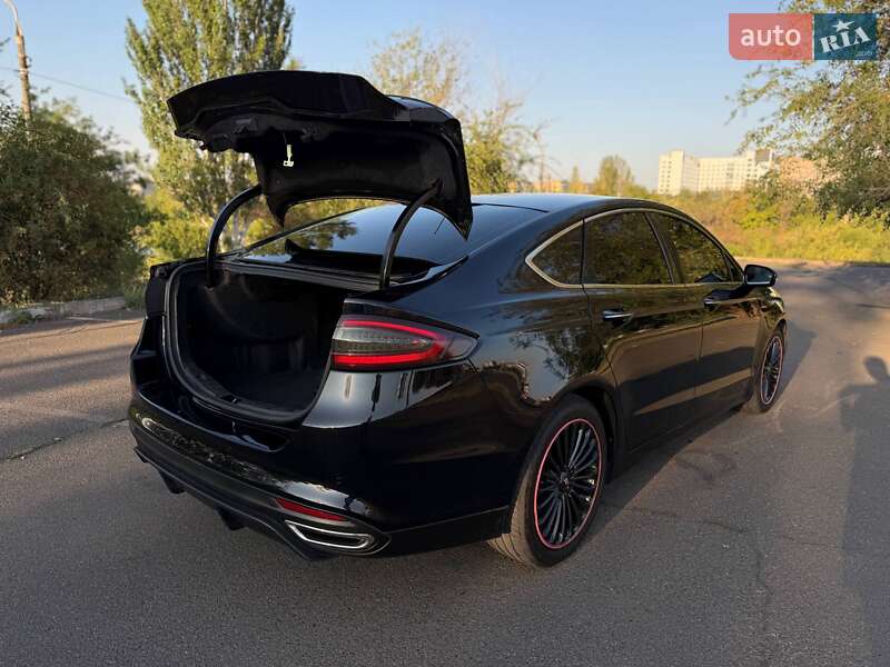 Седан Ford Fusion 2016 в Кривом Роге