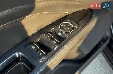 Седан Ford Fusion 2016 в 