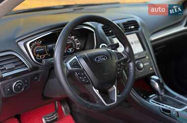 Седан Ford Fusion 2016 в 