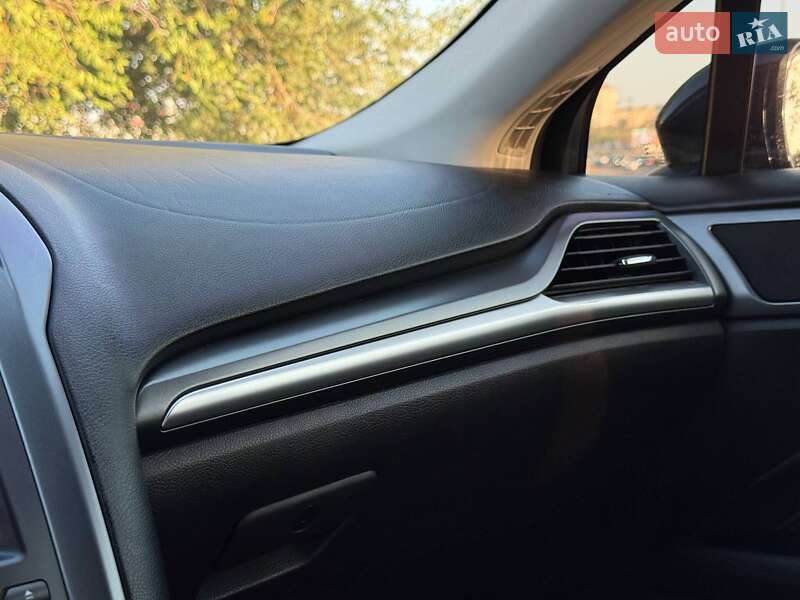 Седан Ford Fusion 2016 в Кривом Роге
