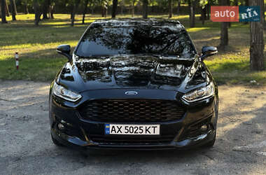 Седан Ford Fusion 2013 в 