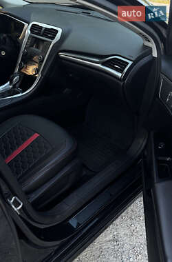 Седан Ford Fusion 2013 в 