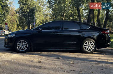 Седан Ford Fusion 2013 в 