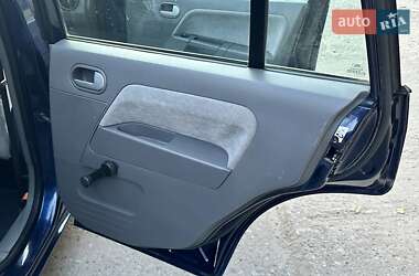 Хэтчбек Ford Fusion 2005 в 