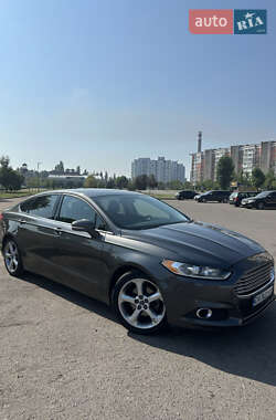 Седан Ford Fusion 2015 в 