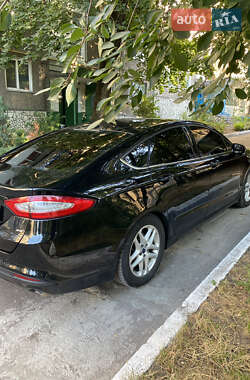 Седан Ford Fusion 2016 в 