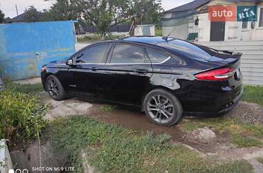 Седан Ford Fusion 2017 в 